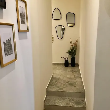 Place And Comfort * ברנו