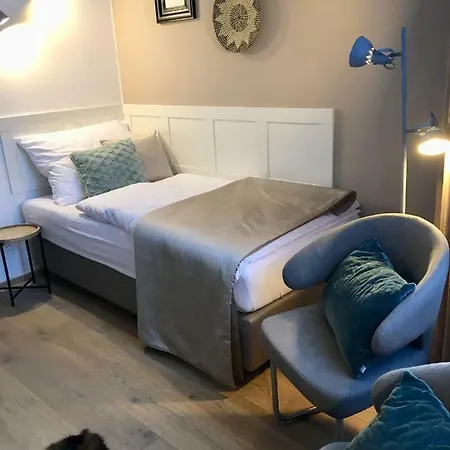 Place And Comfort ברנו